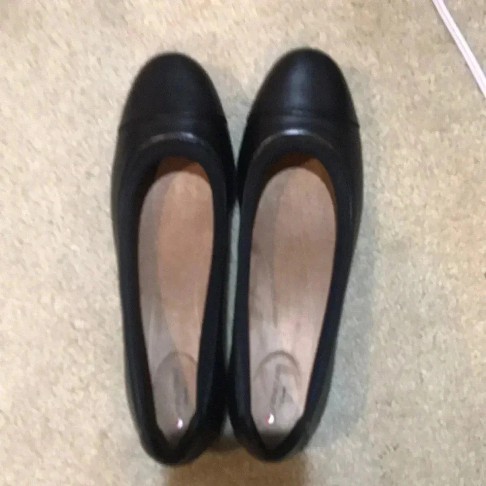 Clarks Black Leather Flat Slip On Shoes-Size 10N